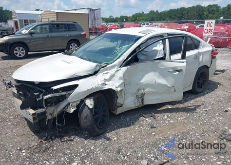 2013 Nissan Altima 2.5 S z USA, uszkodzony, nr VIN 1N4AL3AP9DC111617